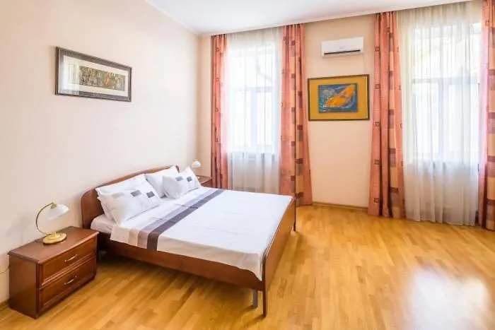 Do Lvova Central Apartments